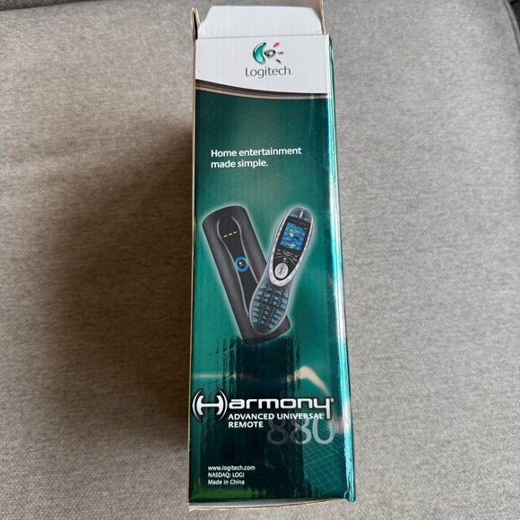Logitech Harmony 880 Advanced Universal Remote Control Charging Dock New In Box - Picture 3 of 7